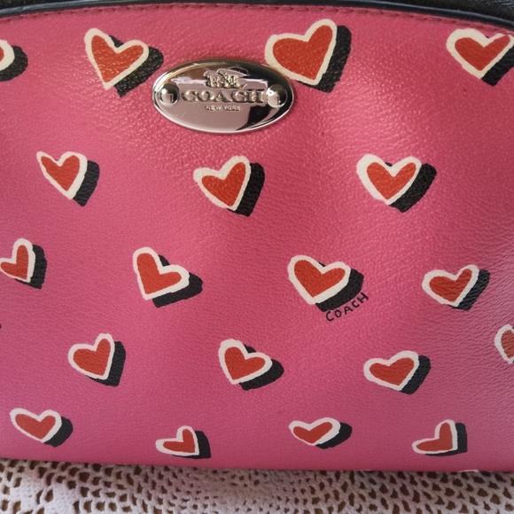 Coach Harley Valentine Heart makeup bag - Picture 2 of 12